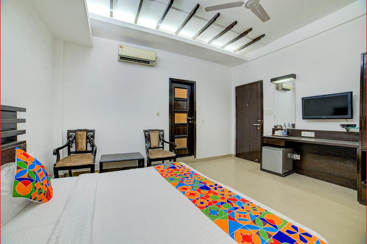 Fabhotel Exotica Greenpark Нью-Дели Экстерьер фото