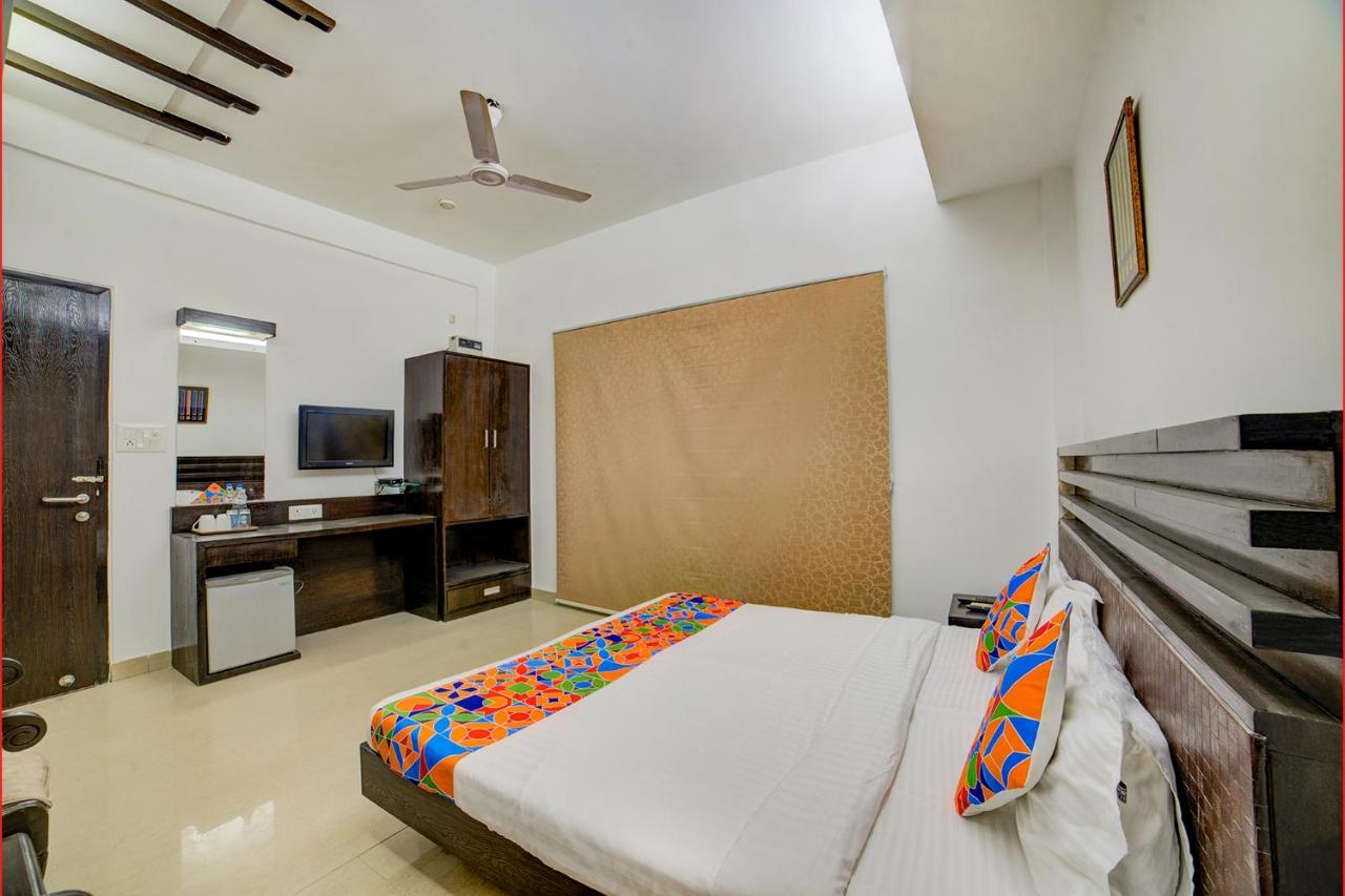 Fabhotel Exotica Greenpark Нью-Дели Экстерьер фото
