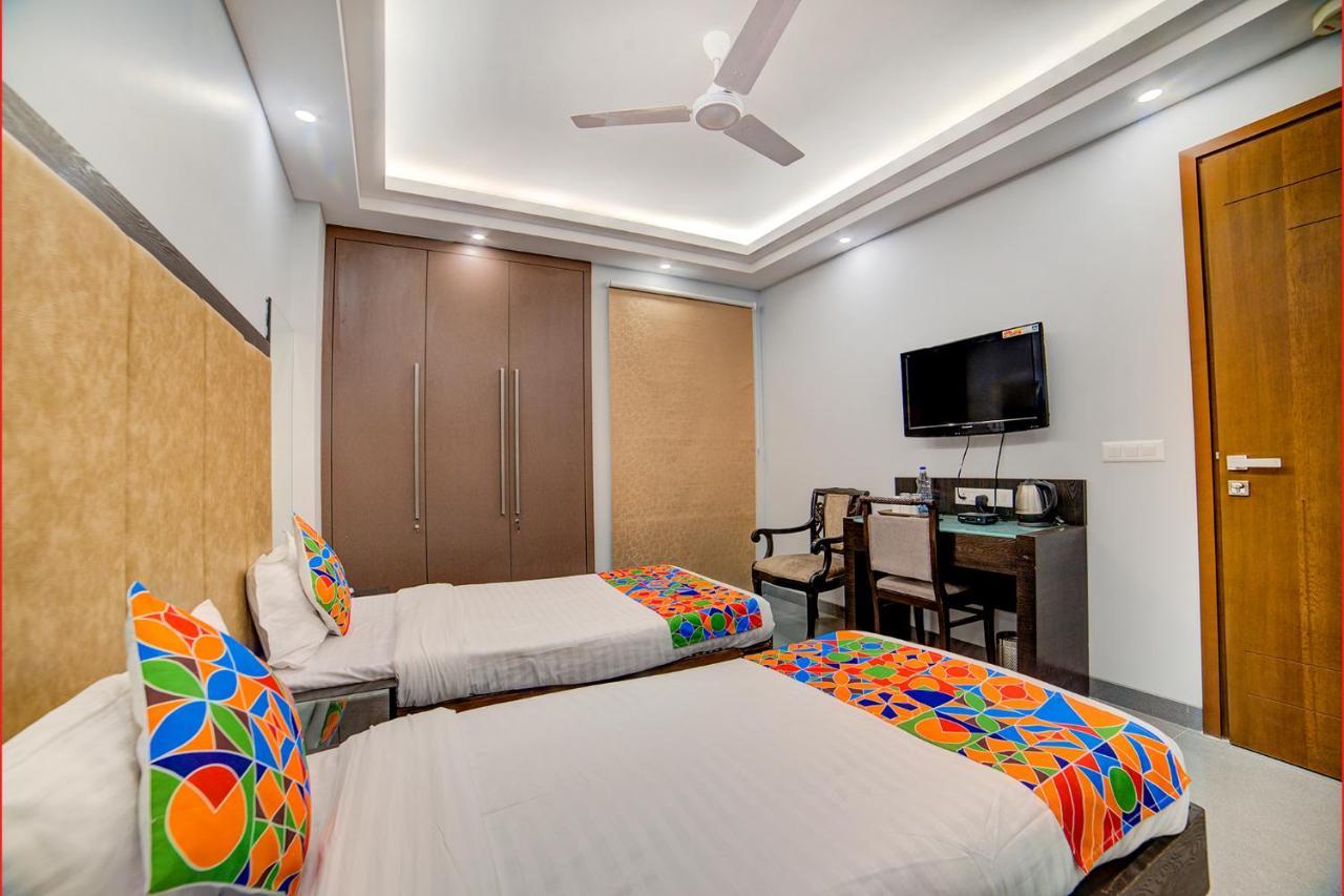 Fabhotel Exotica Greenpark Нью-Дели Экстерьер фото