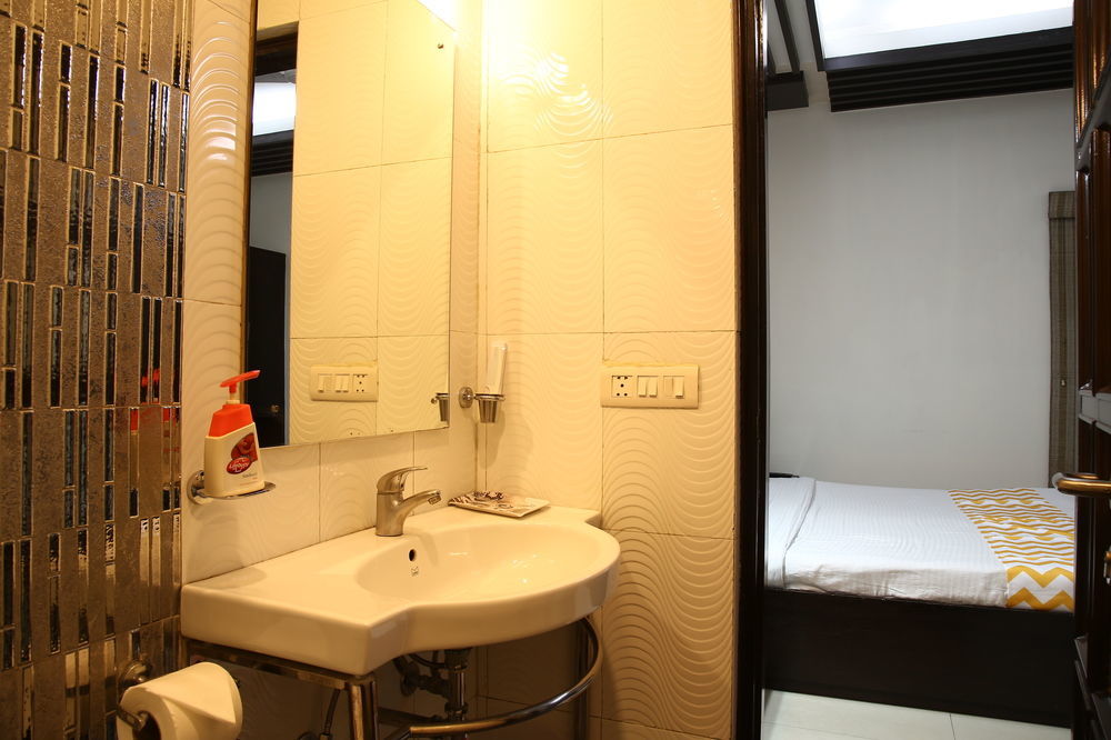 Fabhotel Exotica Greenpark Нью-Дели Экстерьер фото