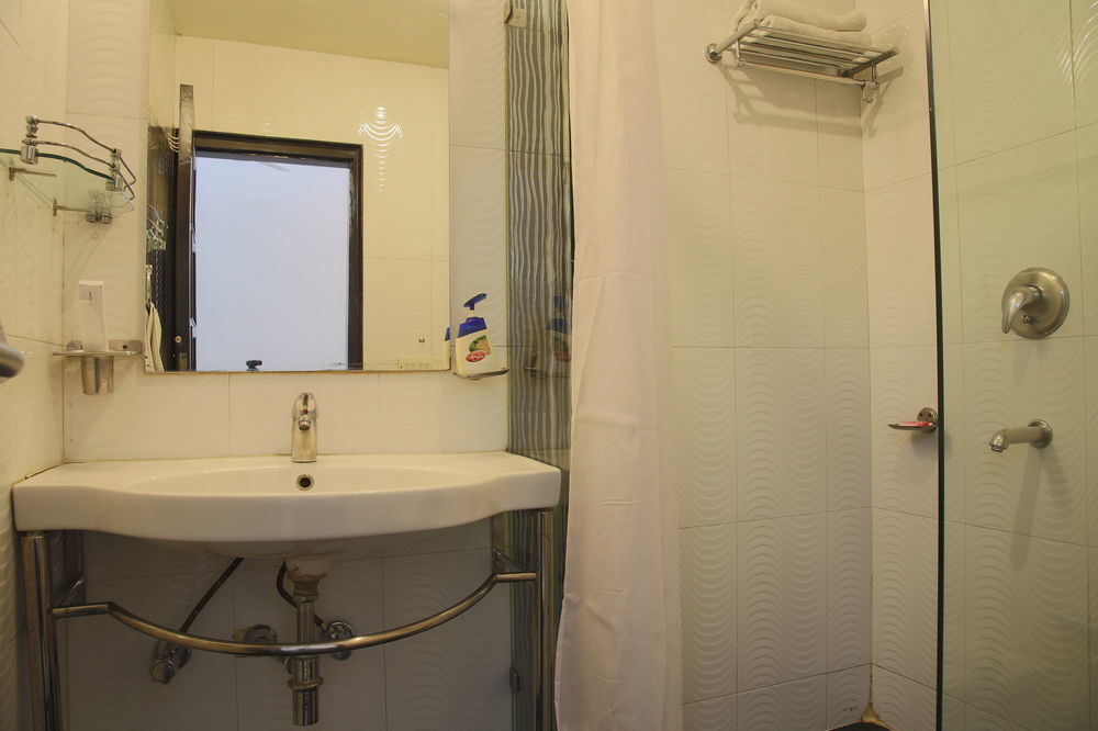 Fabhotel Exotica Greenpark Нью-Дели Экстерьер фото