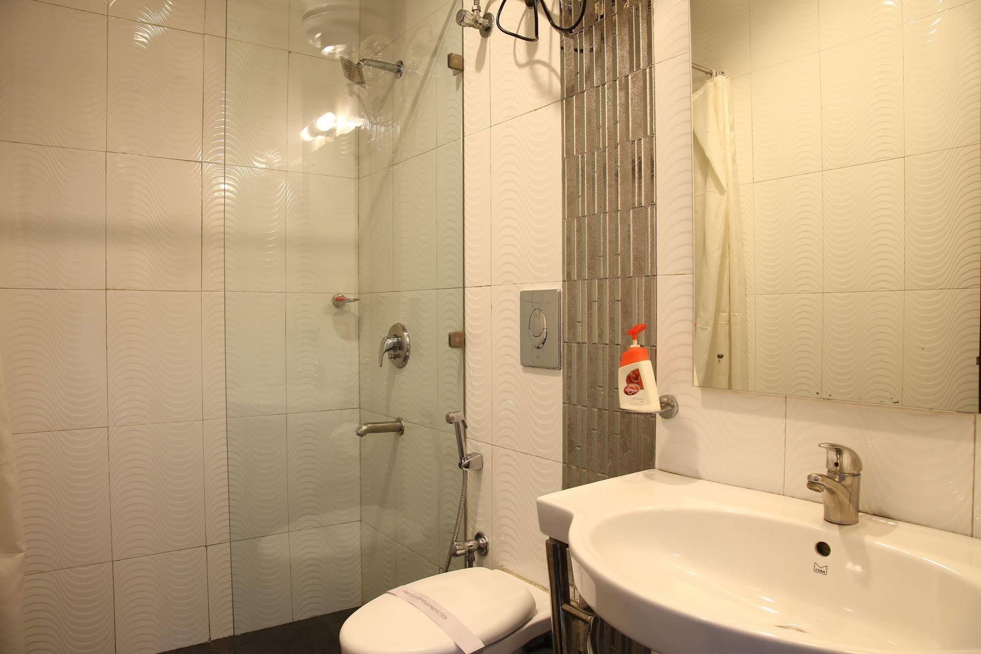 Fabhotel Exotica Greenpark Нью-Дели Экстерьер фото